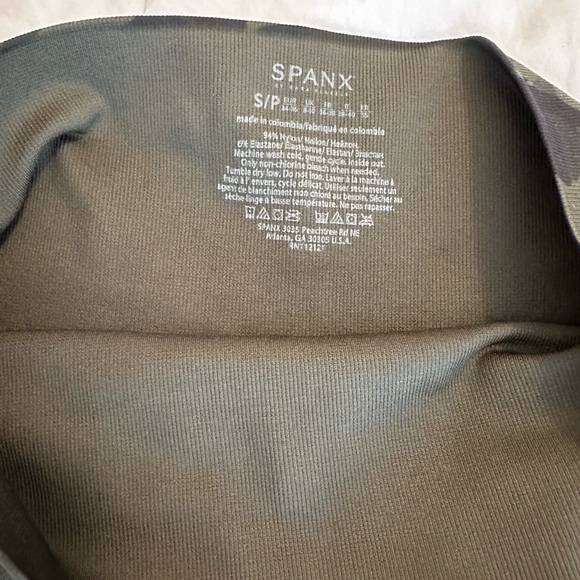 New Spanx camo leggings, sz small - Picture 5 of 5